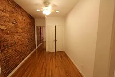 Rented by Robyn Lee, LREB