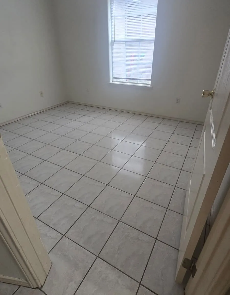 1907 Bahamas Drive - 2 — Photo 3