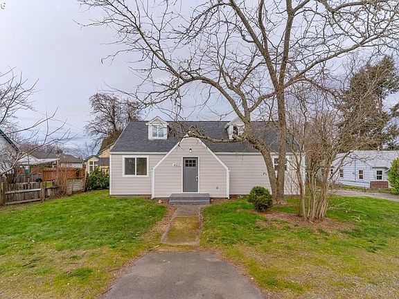 3rd image of 4623 NE Sumner St