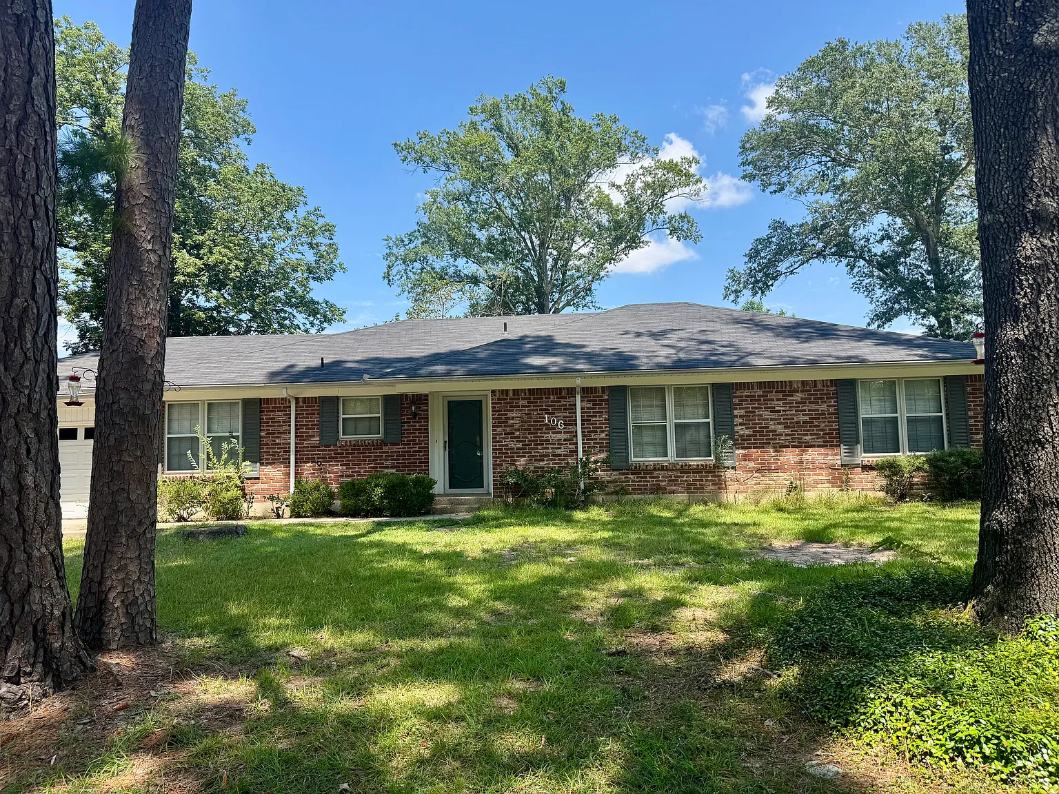 106 Clemson Dr — Photo 1