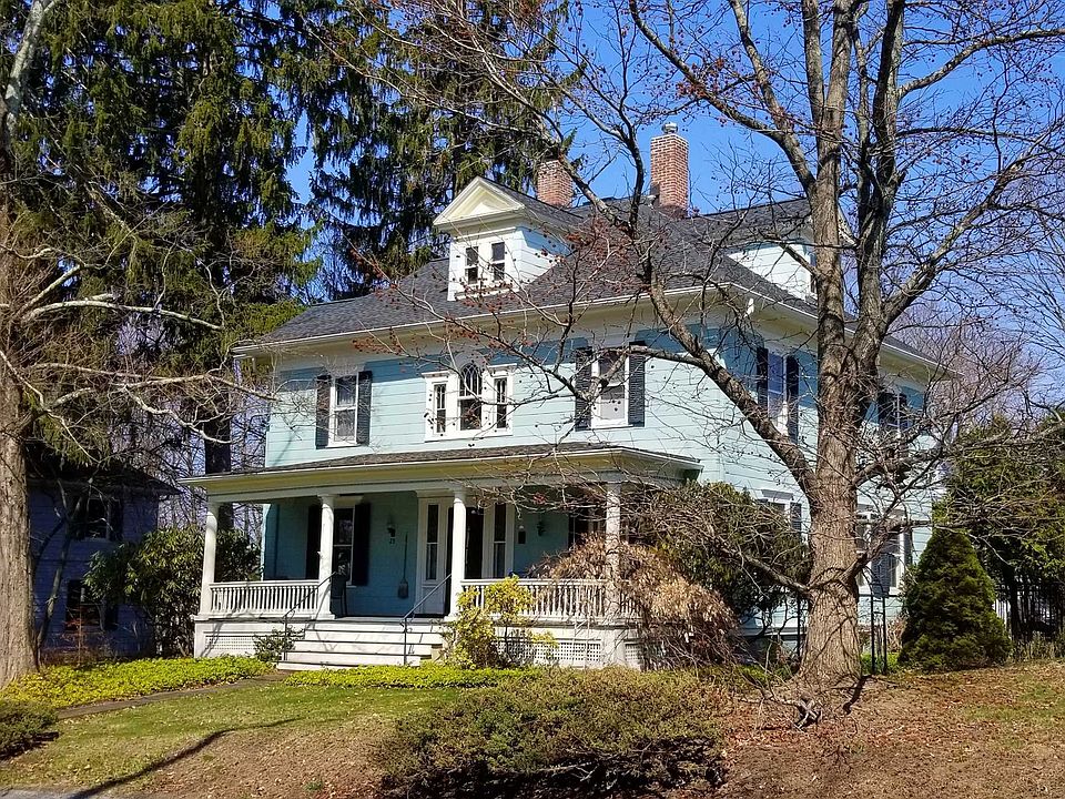 1st image of 29 Reservoir Dr