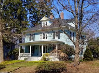 29 Reservoir Dr, Millbrook, NY 12545