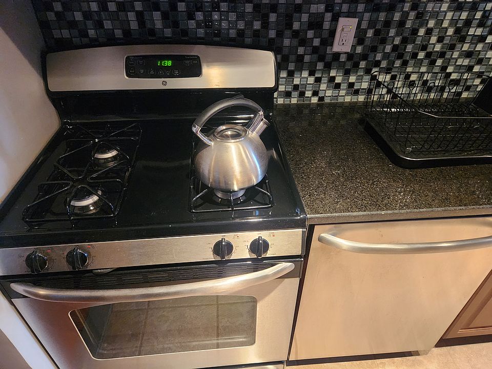 Stainless steel stove and dishwasher