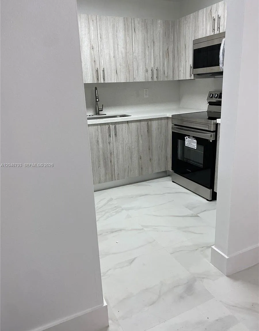 Morada No 1 Condo — Photo 4
