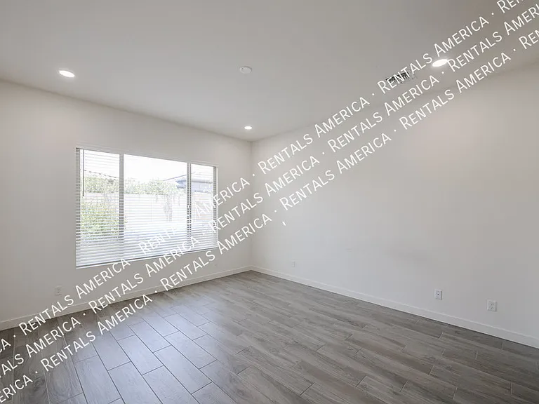 1530 E San Carlos Way — Photo 52