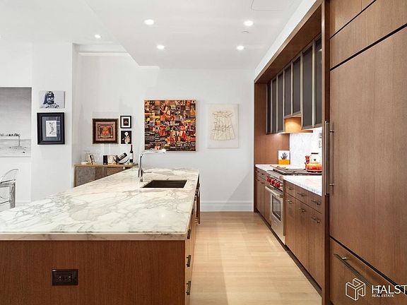 3rd image of 100 Barclay St APT 12C