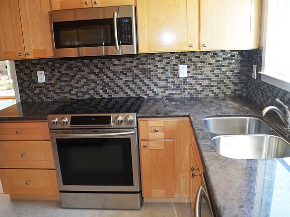 4th image of 1058 Marigold Ct