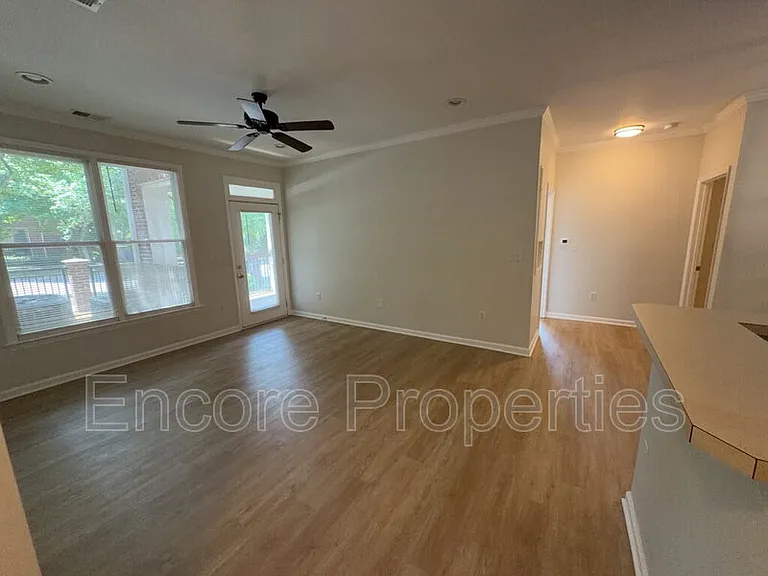 800 W Savannah Ridge Rd #101 — Photo 3