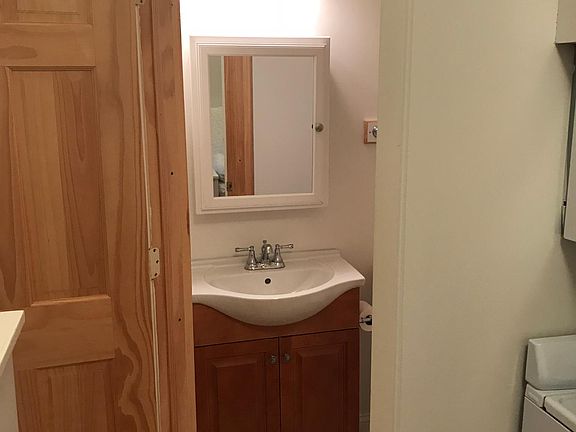 Small full bath off the foyer