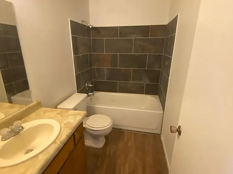 1710 McKinley Ave — Photo 5