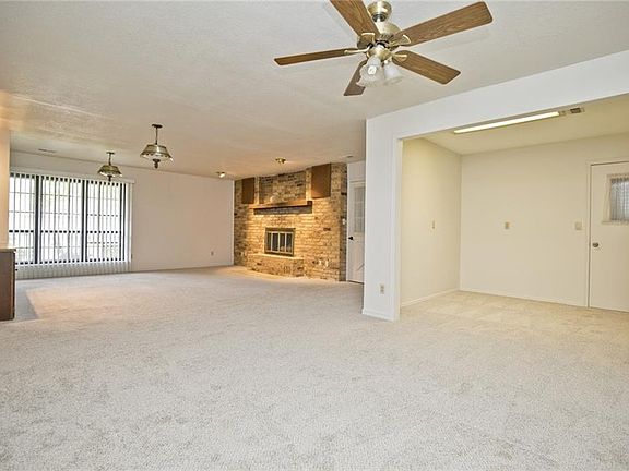 2nd image of 606 N Valley West Dr