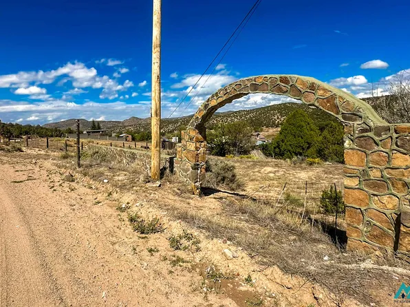 580 A County Rd #69, Dixon, NM 87527