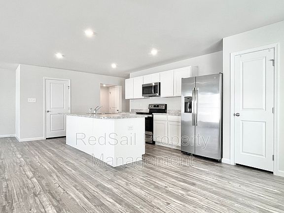 5th image of 104 Metz Dr