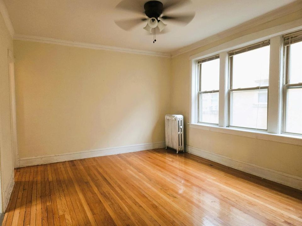 2nd image of 4831 N Springfield Ave #2B