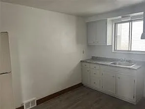 218 Bronx Ave #1 — Photo 9