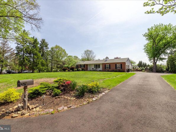 25 Acoma Ln, Collegeville, PA 19426