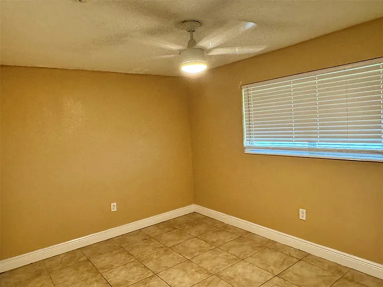 2091 Oleander Dr — Photo 12
