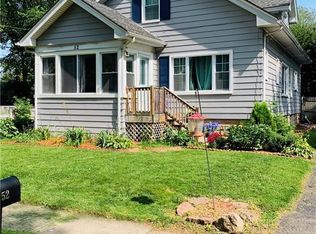 52 Laurelhurst Rd, Rochester, NY 14626