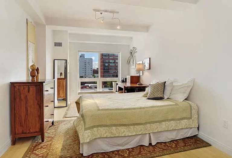 302 2nd St #5E — Photo 4