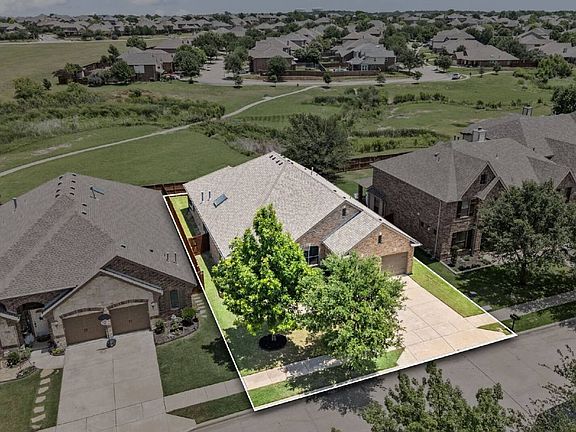 4th image of 12736 Connemara Ln