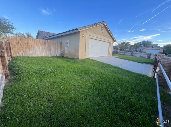 2658 Olivenite St, Imperial, CA 92251