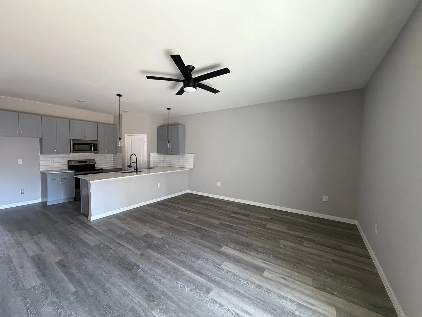 3 bed, 2.0 bath, $1,595 — Photo 3