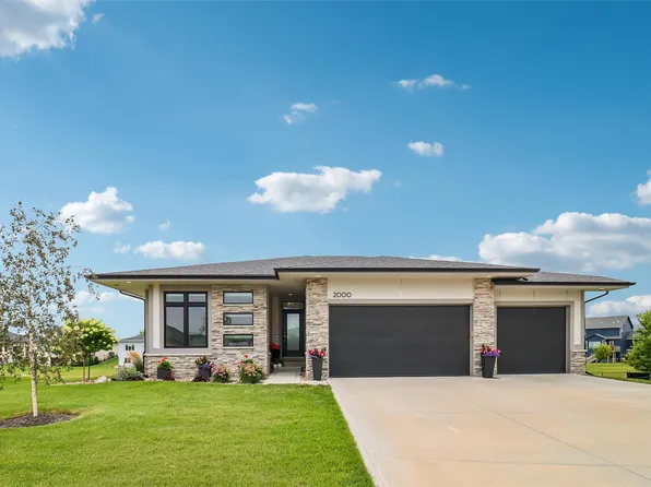 2000 NE Breezy Point, Grimes, IA 50111