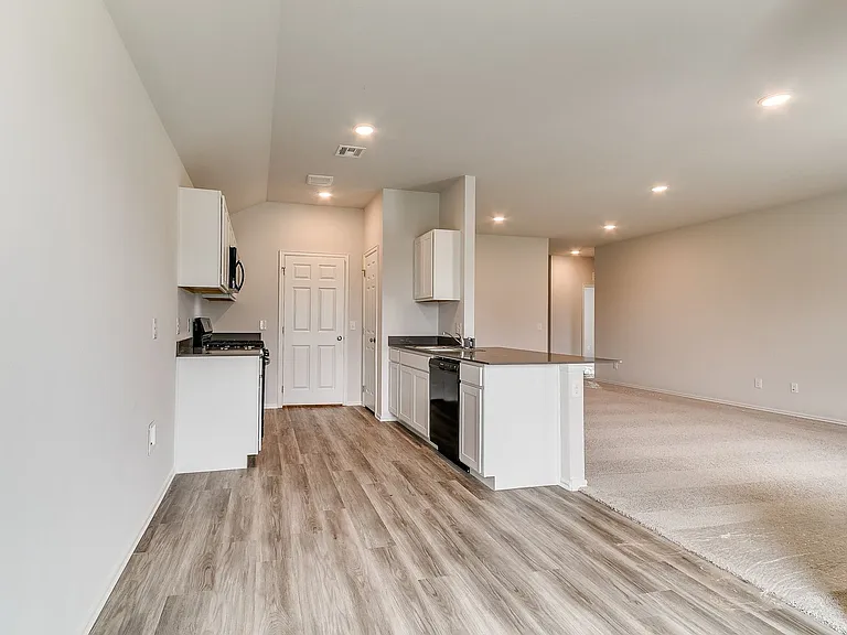 928 S Bear Ln — Photo 10