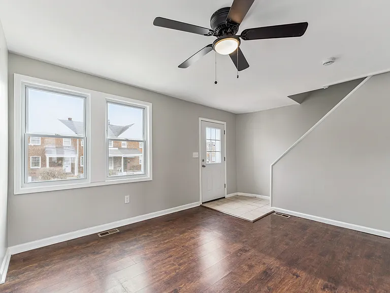 4804 Wrenwood Ave — Photo 5