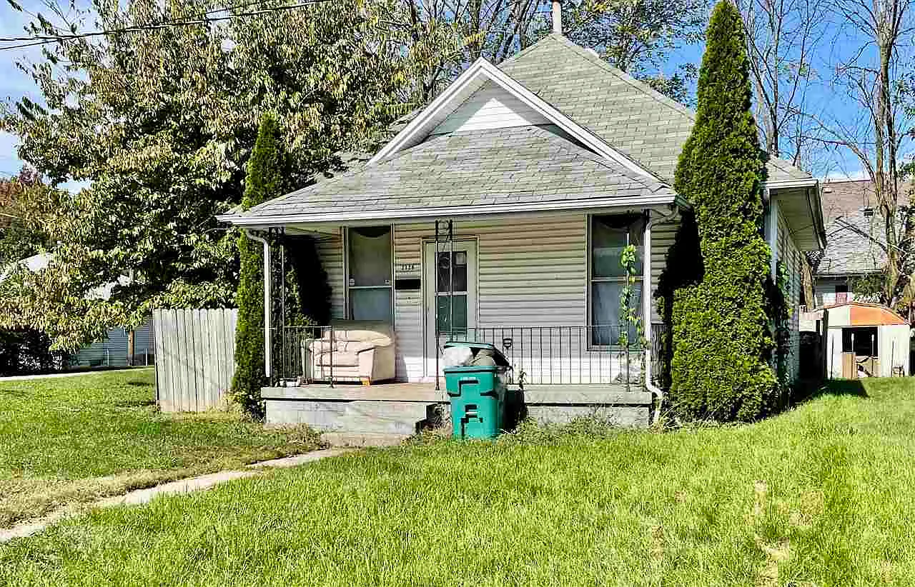2128 Grand Ave photo 1