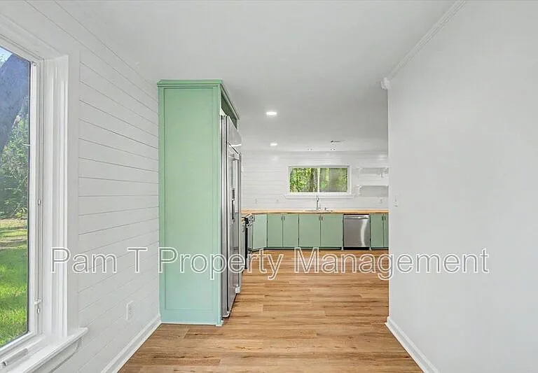 106 Holcomb St — Photo 15