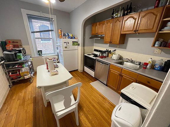 4th image of 61 Saint Marys Ct #103