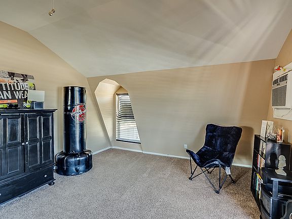 5th image of 7201 W Grovers Ave