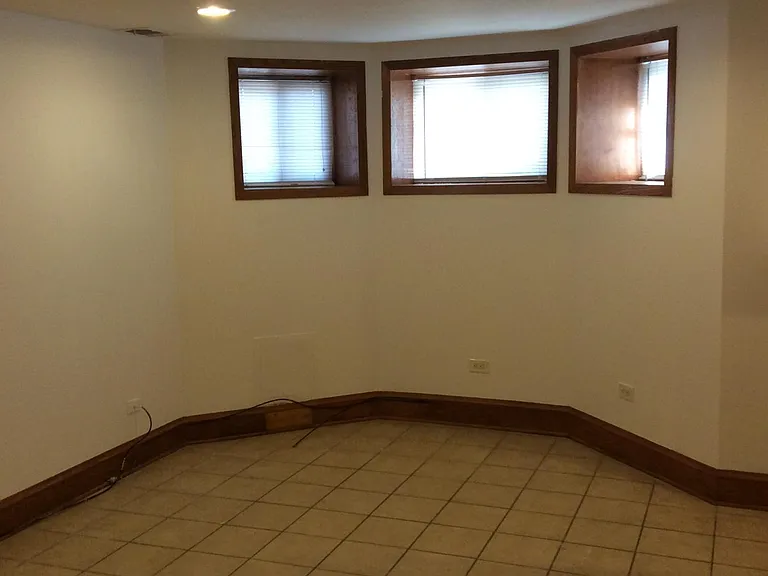2628 W Augusta Blvd — Photo 17