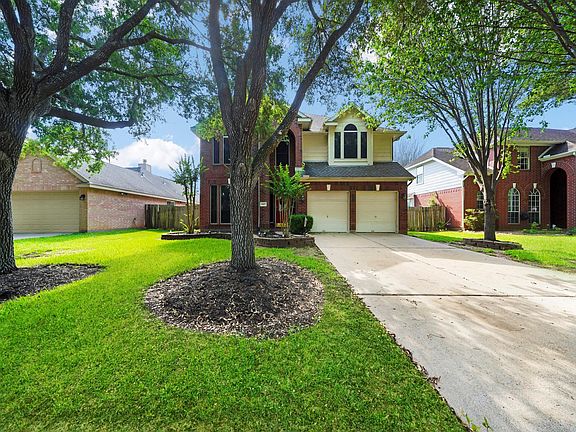 2nd image of 8107 Weeping Willow Pl