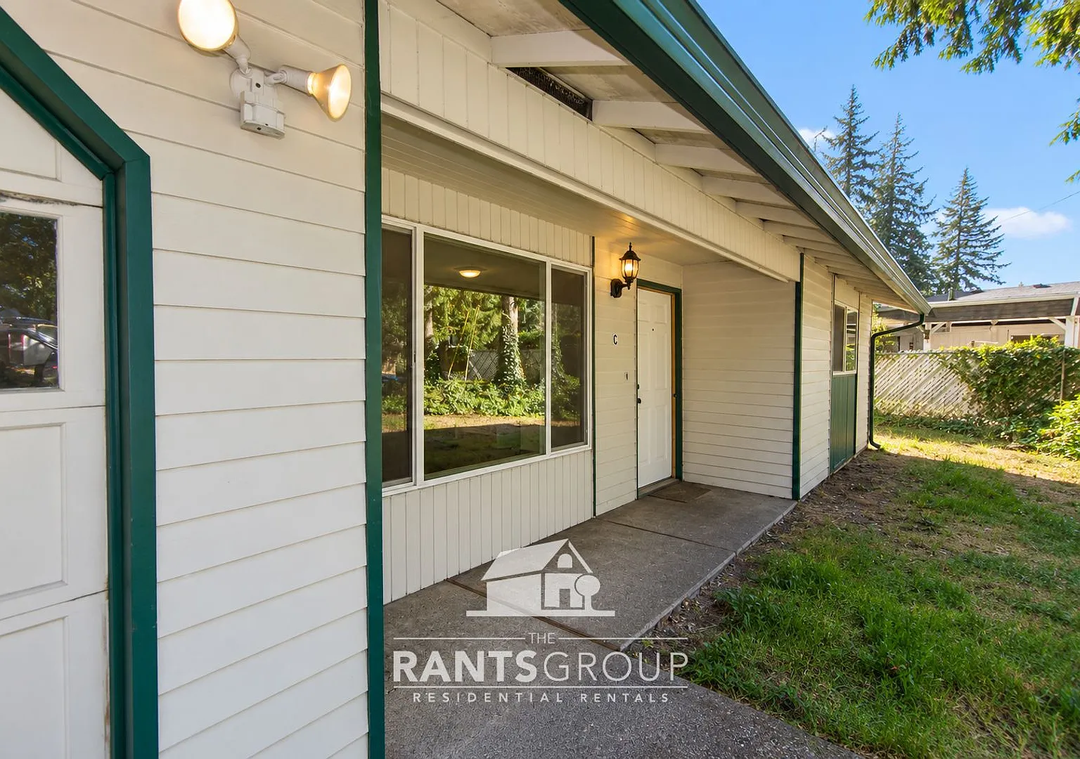 809R — Photo 2