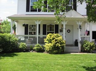 8 Bush Creek Ln, Poughquag, NY 12570