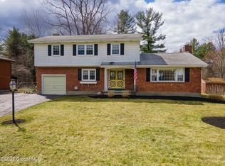 321 Jeanette Dr, Schenectady, NY 12306