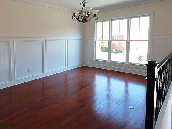 2nd image of 2418 Dresden Parc Cir