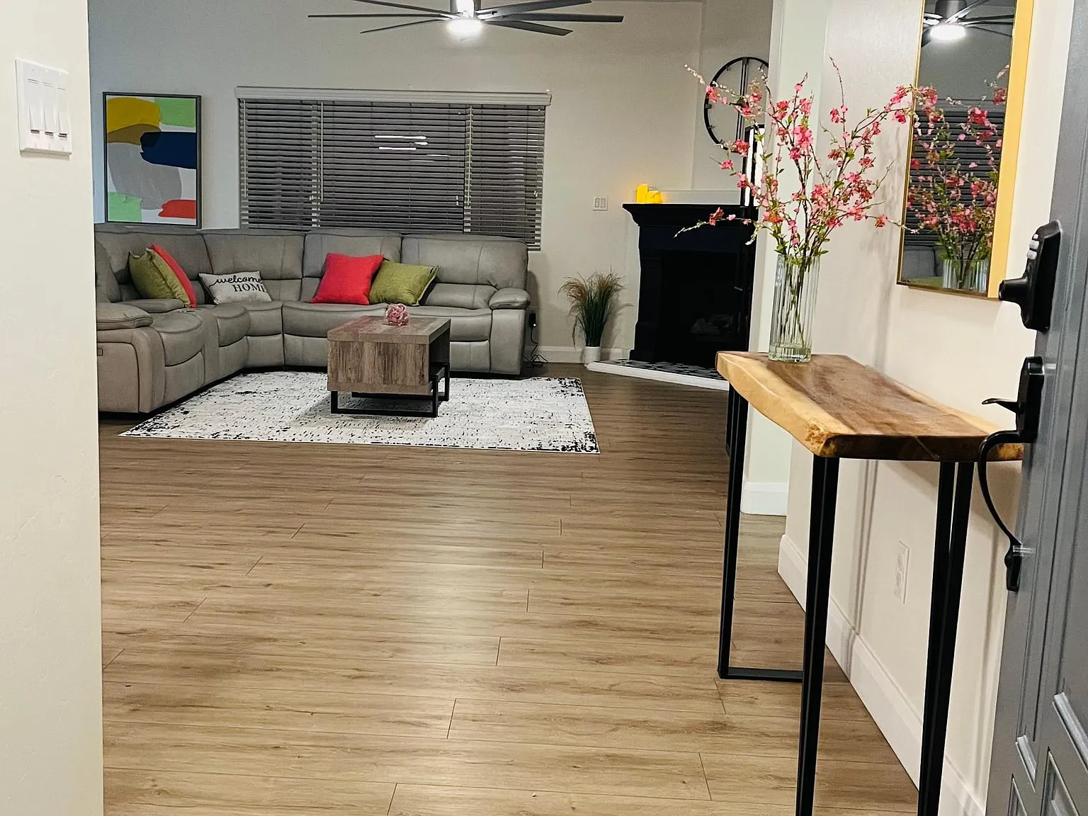 4 bed, 1923 sqft, $4,000 — Photo 4