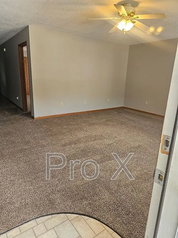 3 bed, 3.0 bath, $1,200 — Photo 4