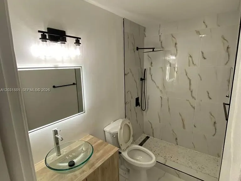 1106 NE 5th Ave #1-5 — Photo 4