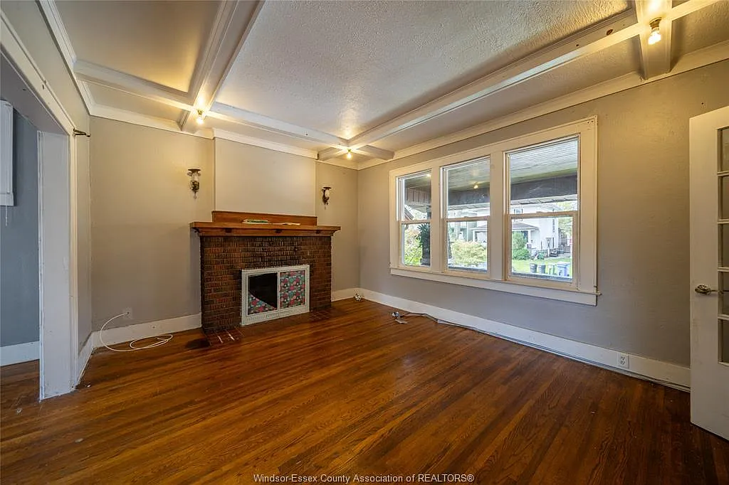 3 bed, $2,300 — Photo 4