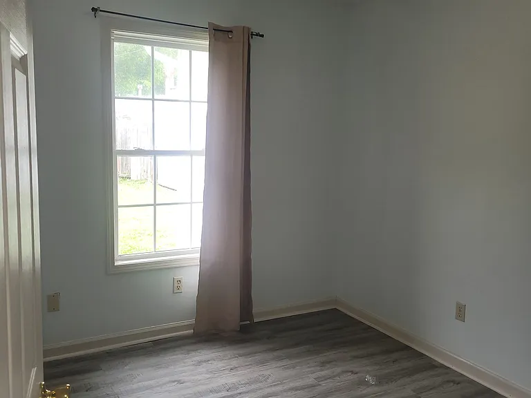 2911 Baybrook St — Photo 10