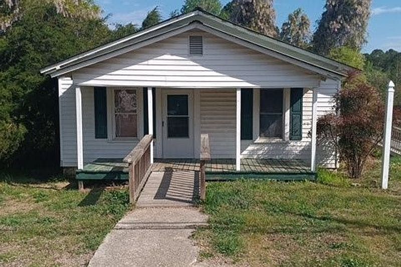 1st image of 924 Old Lilesville Rd