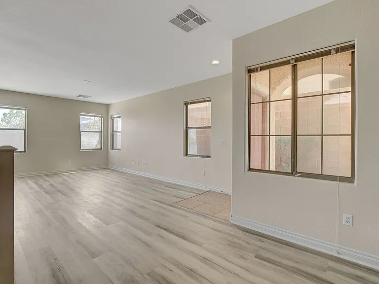 10649 Tuckermans Ave — Photo 21