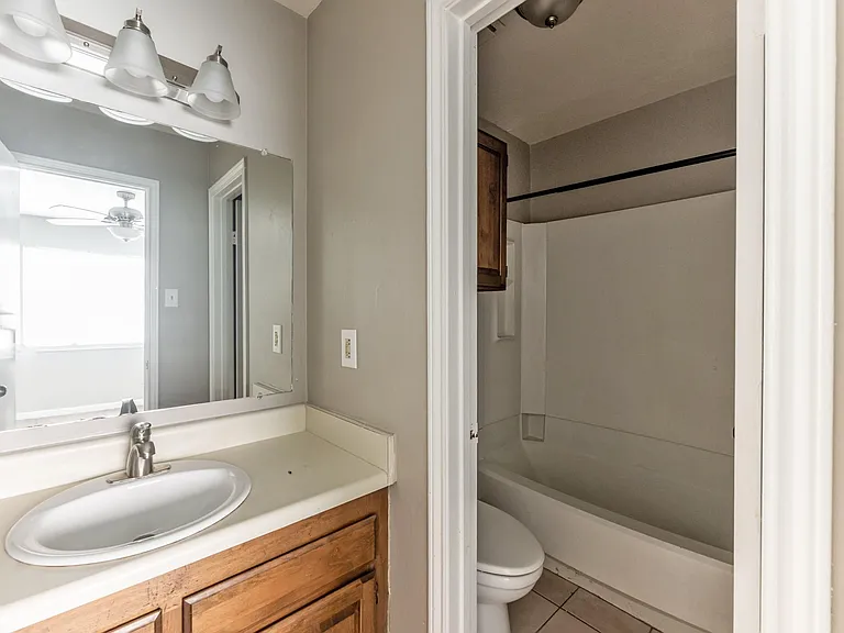 2404 Sycamore Ave #B2 — Photo 25