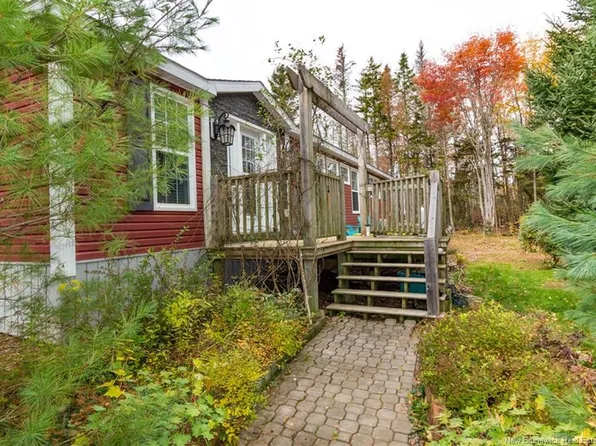 95 Neck Rd, Kingston, NB E5S 1A4