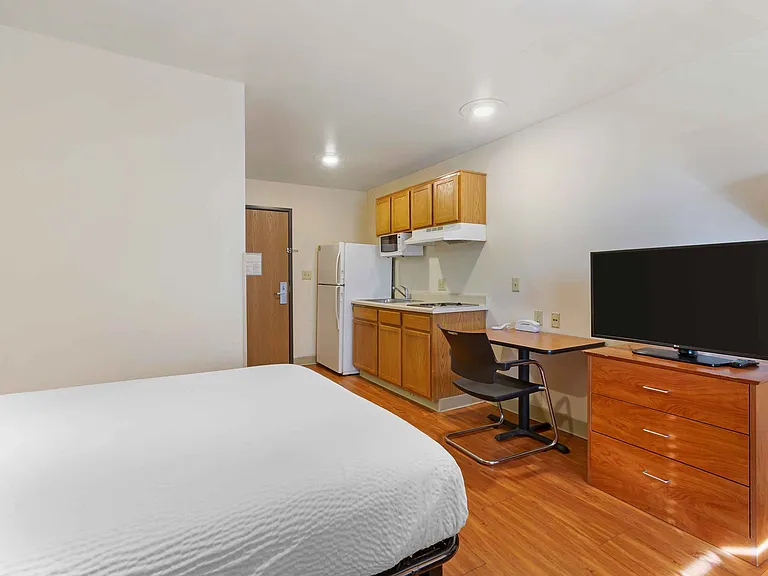 Studio Suite - 1 Full Bed