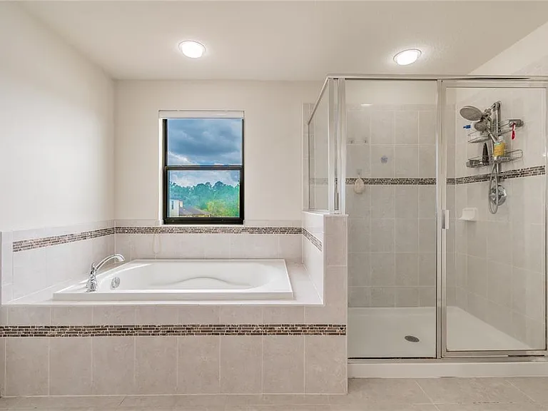 11027 Tahiti Isle Ln — Photo 21